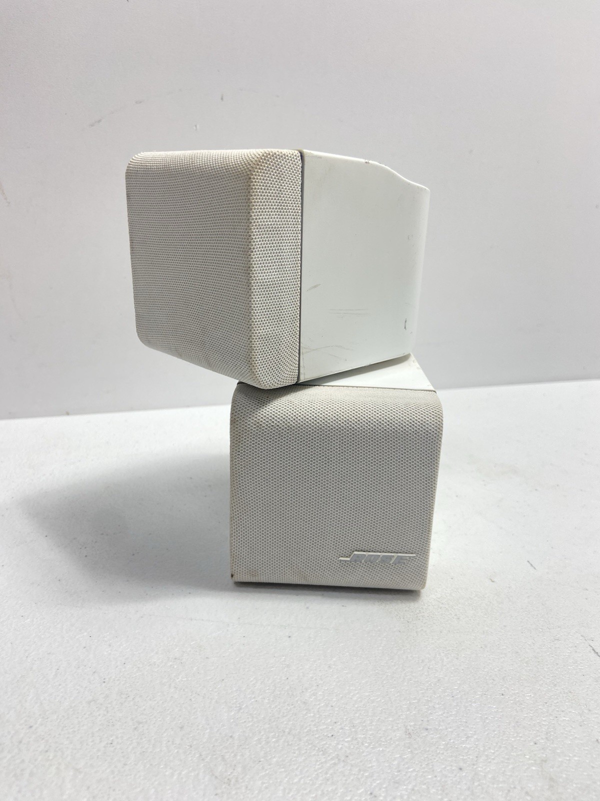 Bose Single Cube Surround Speakers Lifestyle Acoustimass White