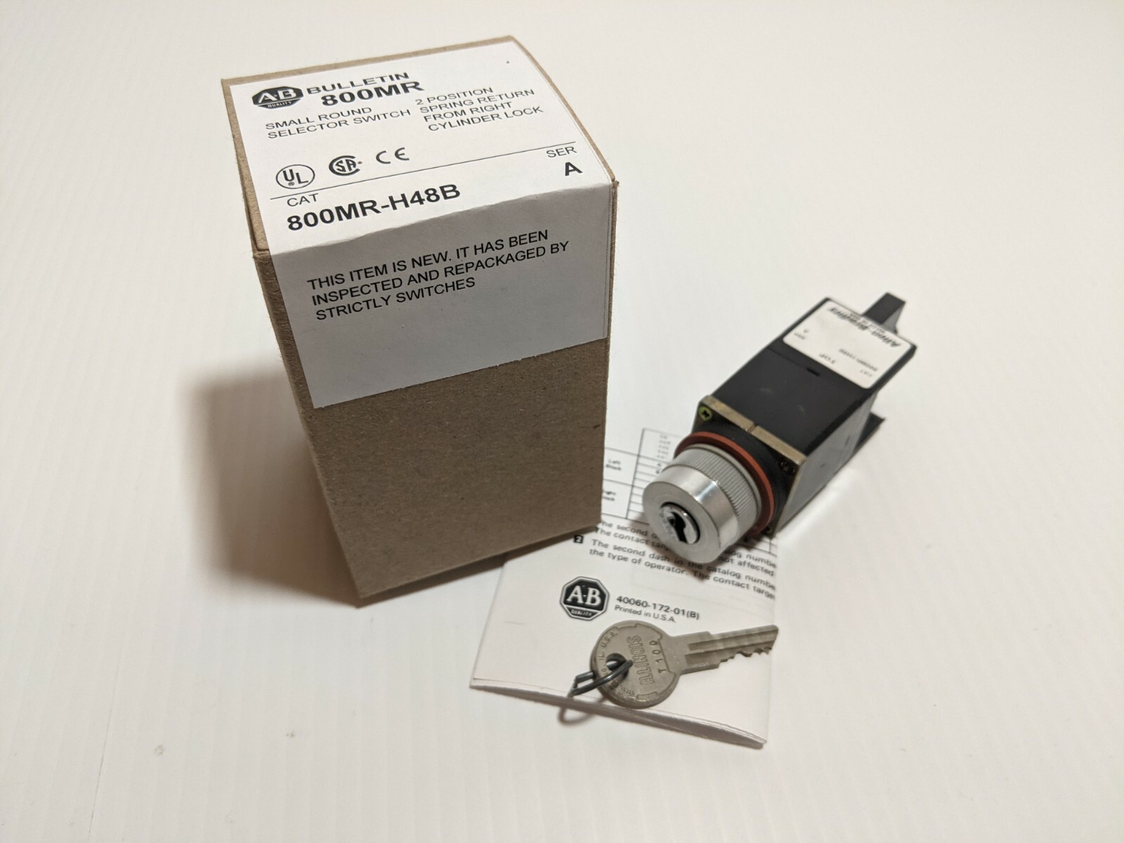 ALLEN BRADLEY 800MR-H48B CYLINDER LOCK SELECTOR SWITCH 2 POS SPRG RTN SER A NIB