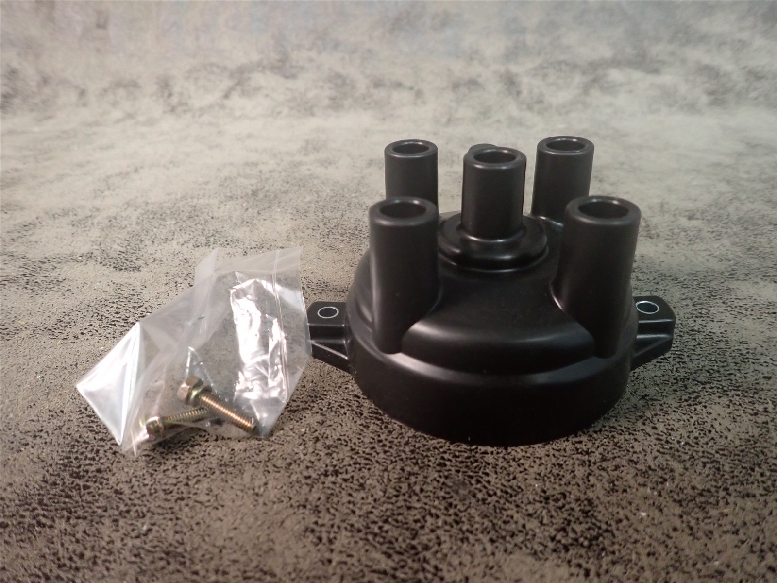 NEW WVE 5D1033 Distributor Cap (BN90)