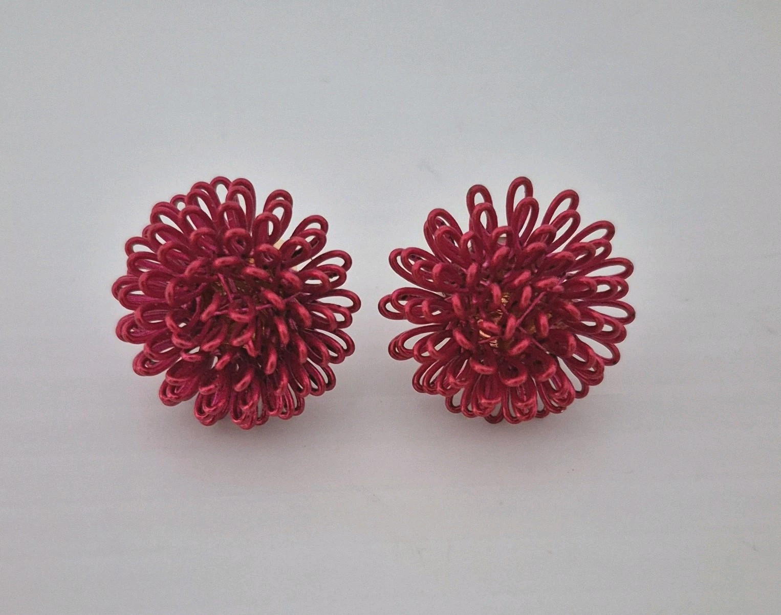 Vintage Hot Pink Wire Flower Earrings, Retro 90s Design, Bright, Colorful Posts