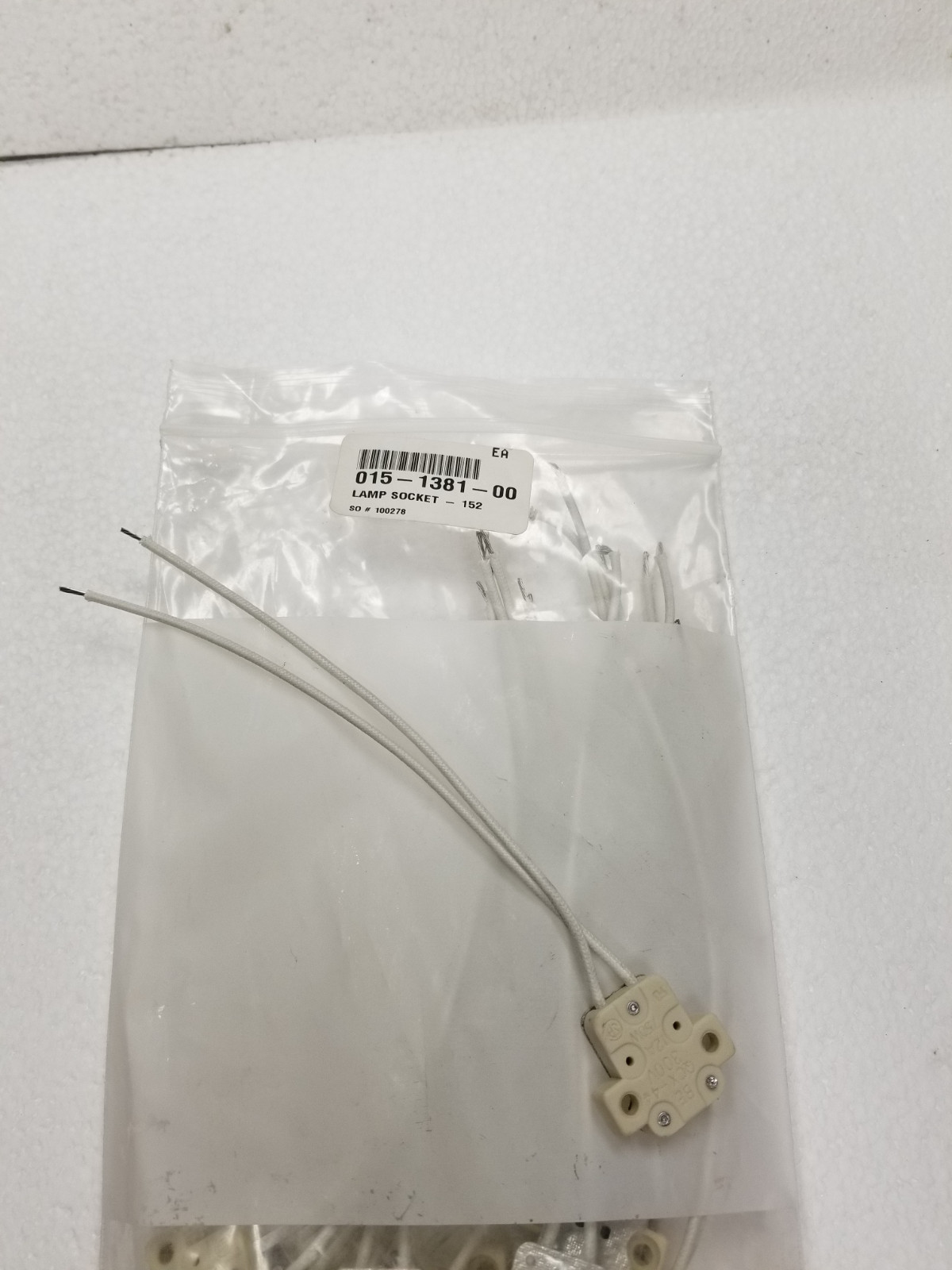 Midmark T52 Lamp Socket  015-1381-00