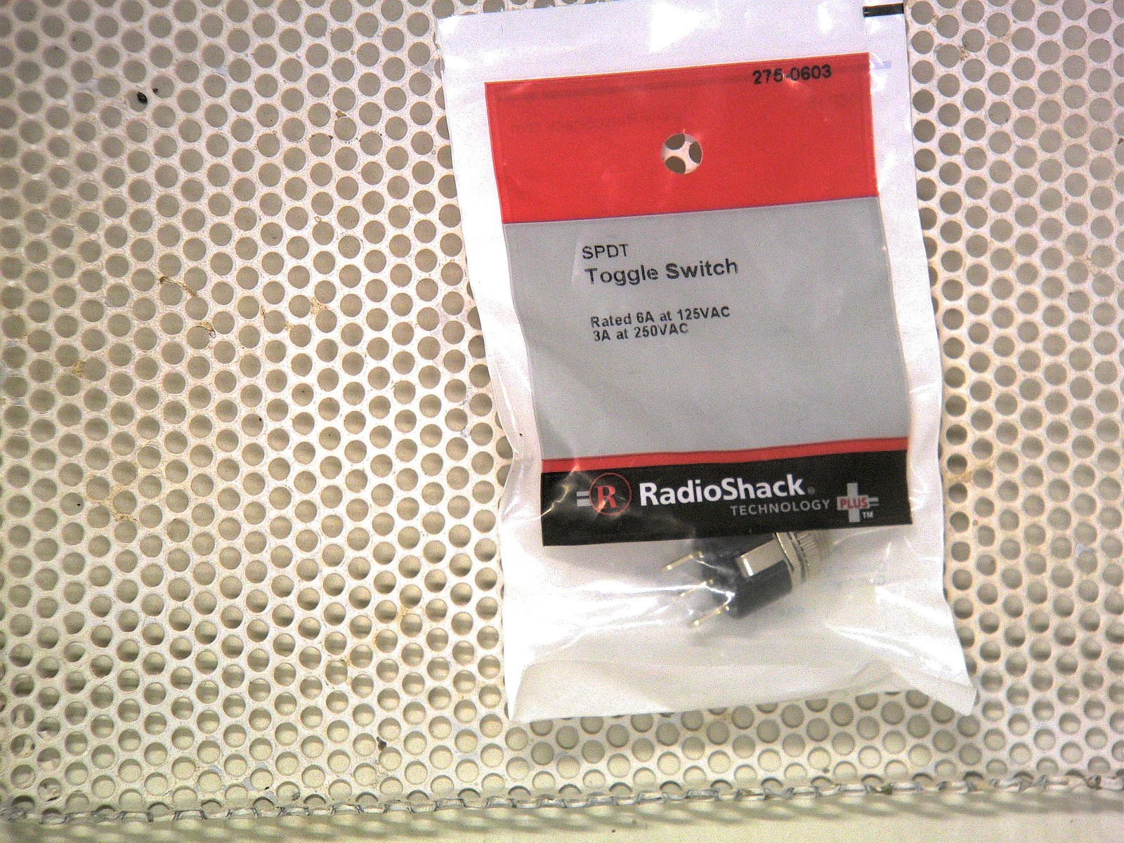 RadioShack SPDT Heavy-Duty Toggle Switch, 3A 250VAC 275-0603