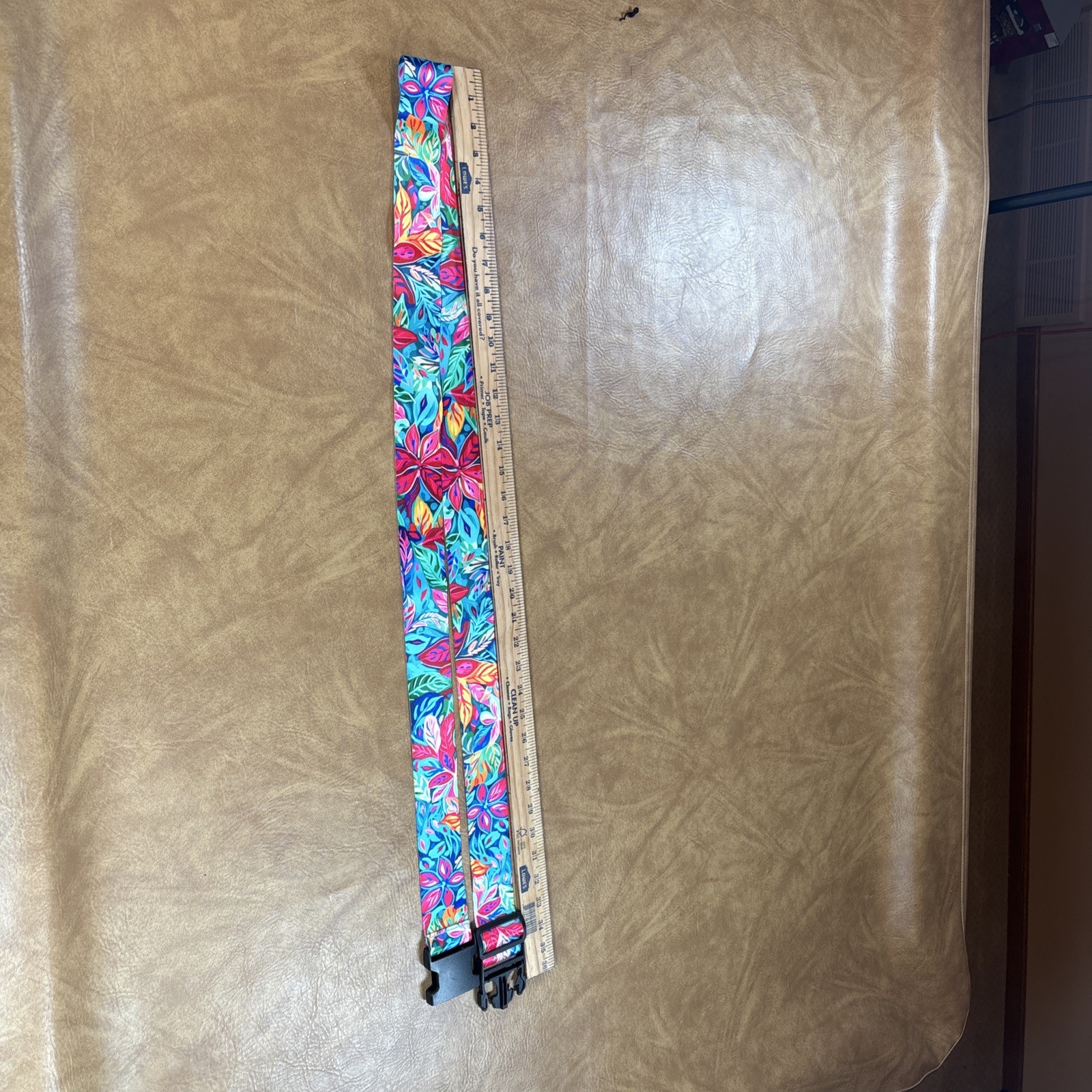 Unbranded adjustable guitar strap 33-66 inch with plastic closure