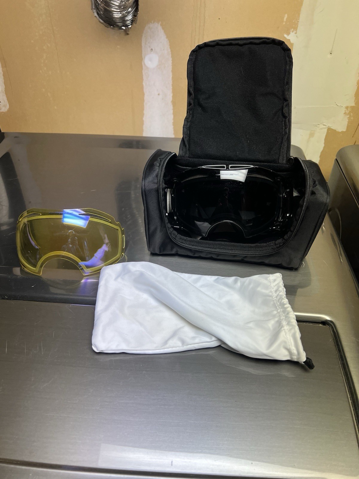 Oakley Airbrake Snow Goggles + Spare Lens & Pro Case