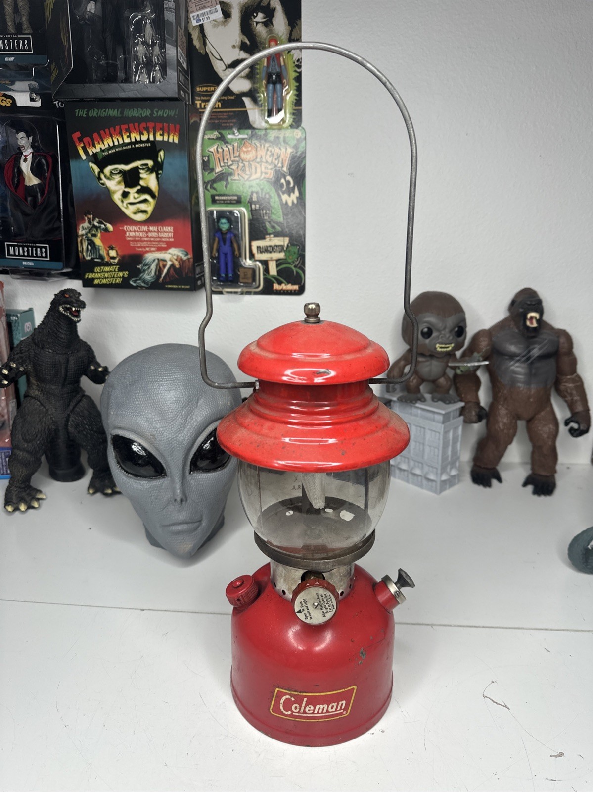 Coleman Model 200A Red Single Mantle Camping Lantern For Parts Or Repair No Work