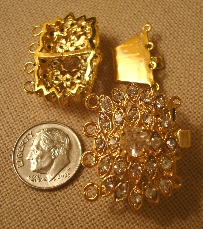 25  Clear crystal rhinestones victorian style gold plated 4 strand clasp fpc125