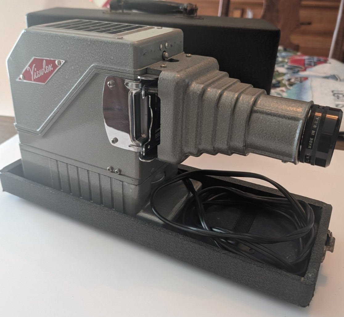 Viewlex Projector with Storage Box ***PLEASE READ***