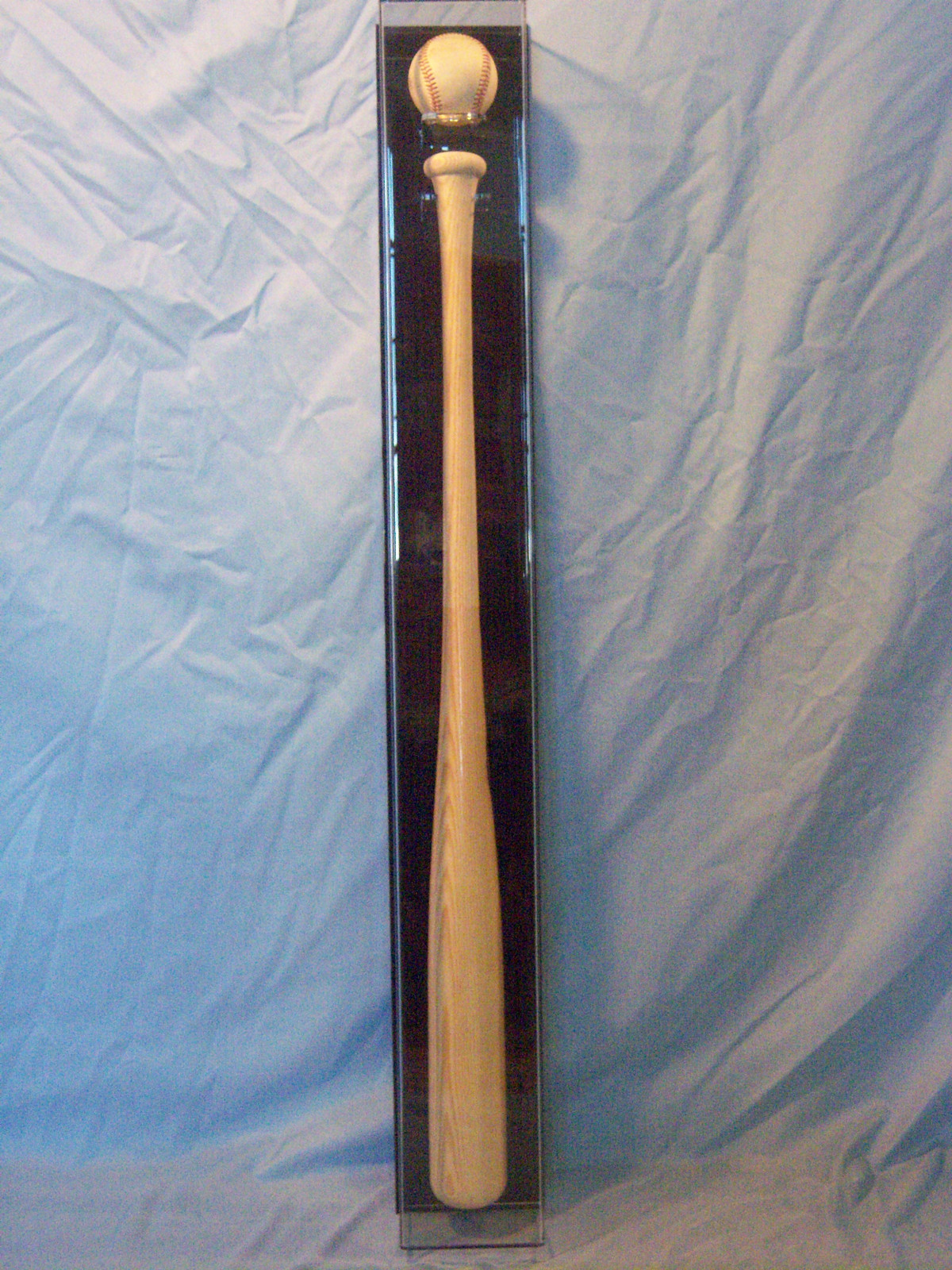 Baseball Bat Display Case VERTICAL holds single ball wall mount