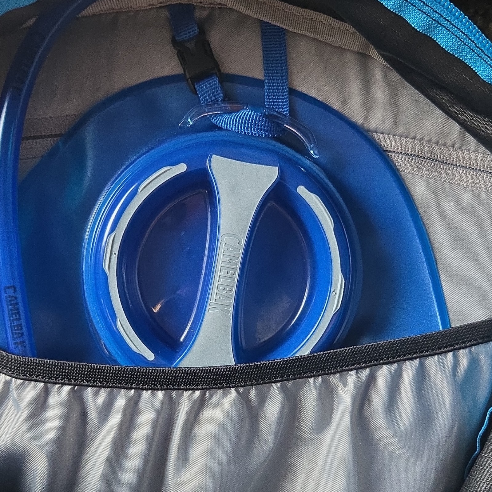 CamelBak Fourteener 26 26L Hydration Backpack Blue/Black Adjustable Straps