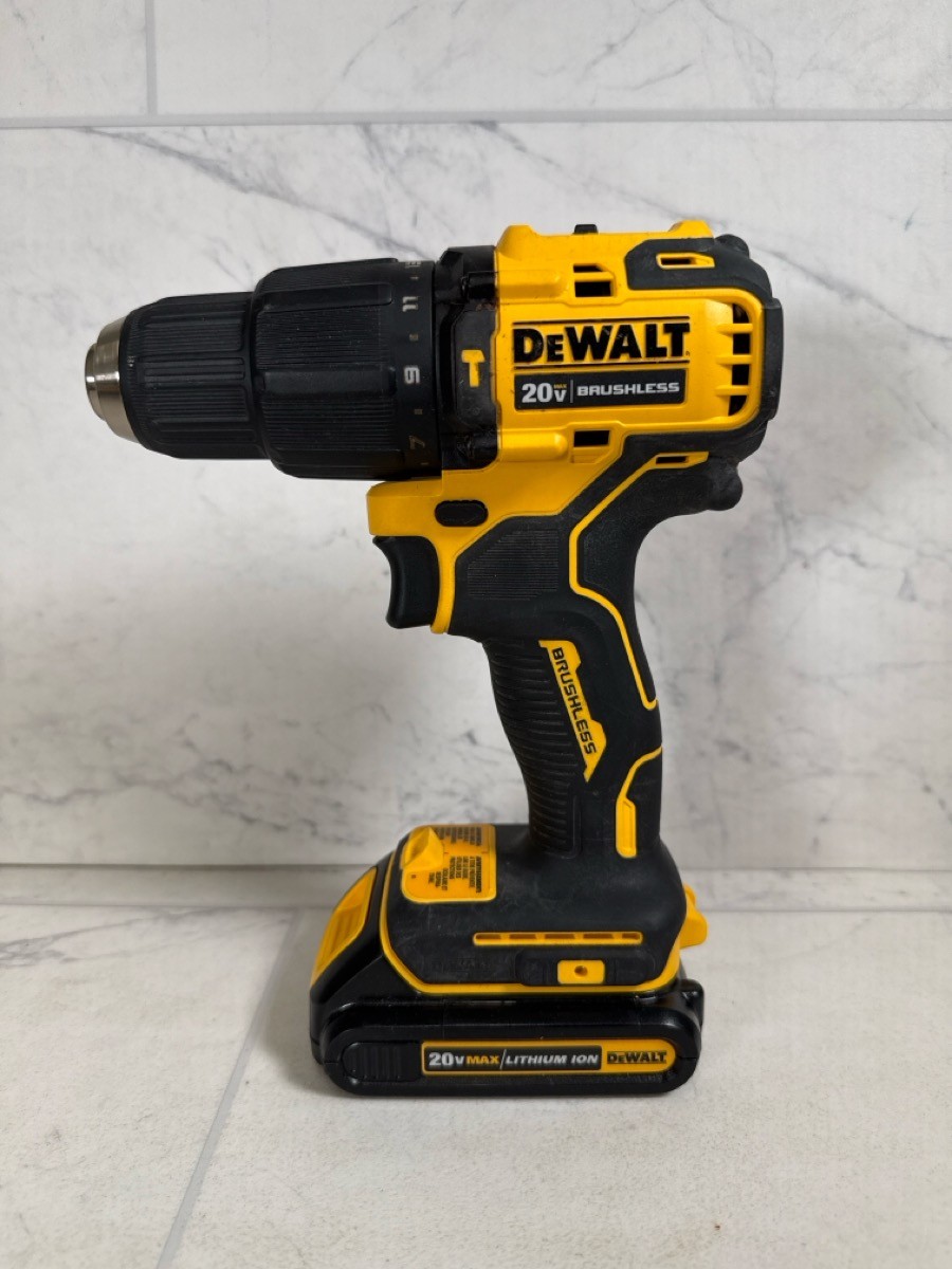 DeWalt DCD709 Drill with (1) 20v battery (A1G008350)