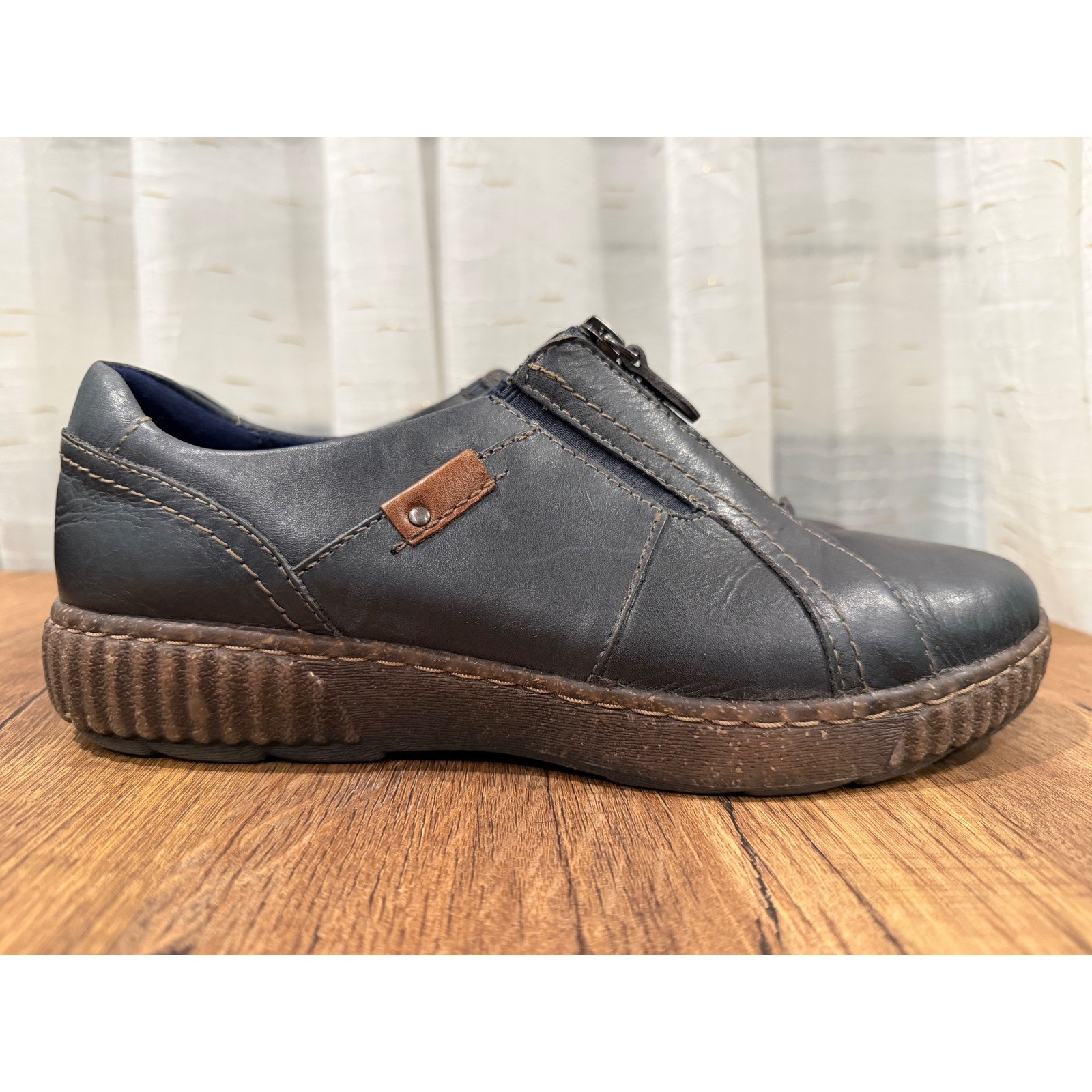 Clarks Women Blue Magnolia Leather Zip Comfort Slip On Loafer Shoes  9M Casual