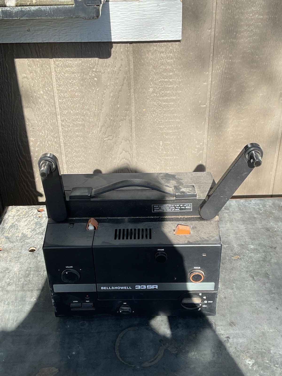 BELL & HOWELL 33SR COMPACT SUPER 8 PROJECTOR Powers On