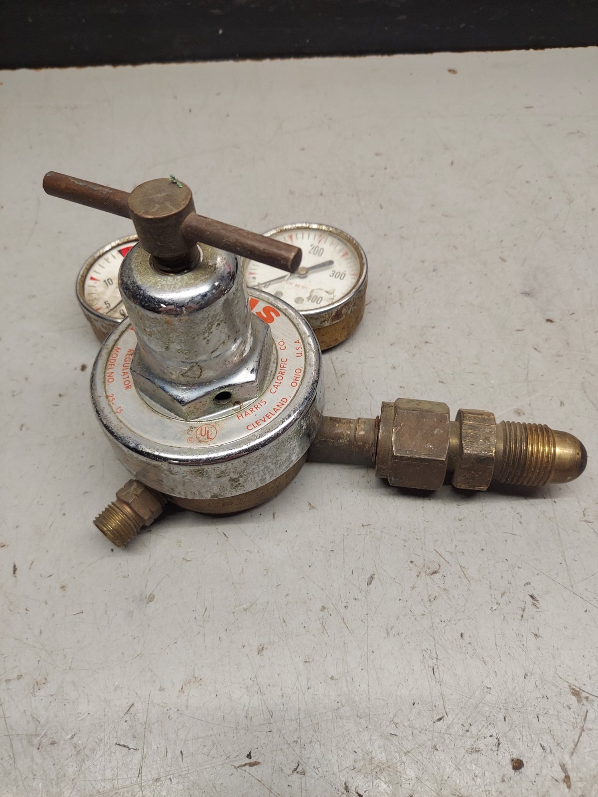 Harris Regulator Model No 25-45 Used