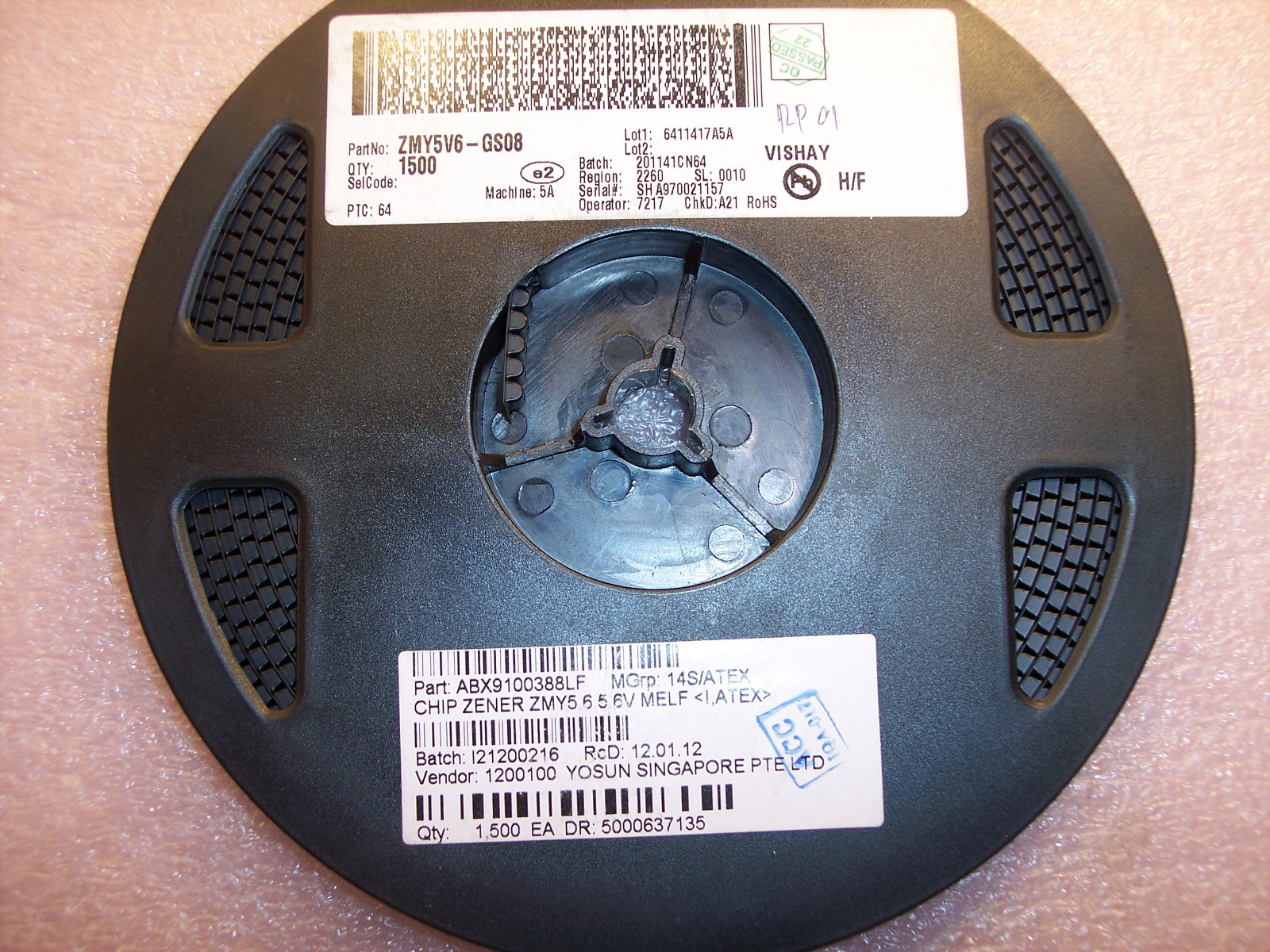 QTY (1500) ZMY5V6-GS08  VISHAY DO-213AB MELF ZENER DIODES 5.6V 1W ROHS FULL REEL