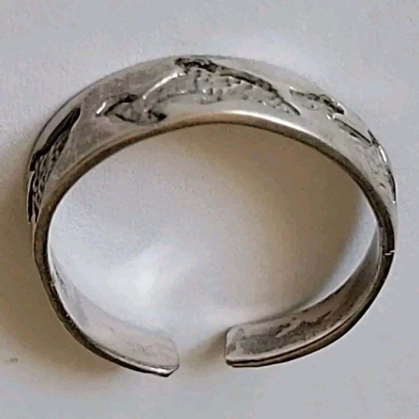 925 Sterling Silver Adjustable Open Back Band Toe Ring w/3 Dolphins~Size 3 1/2