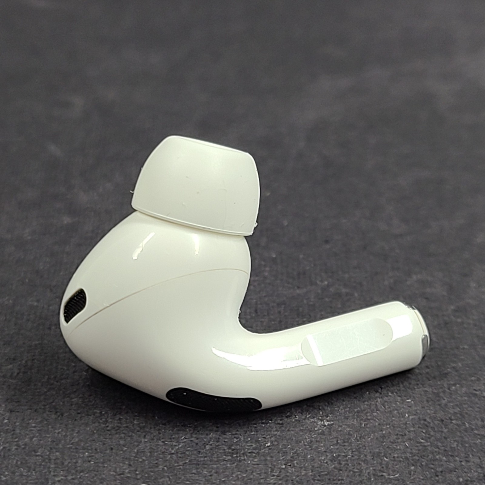 Genuine Apple AirPods Pro 2nd Gen. A2698 Lightning RIGHT SIDE ONLY AirPod CN