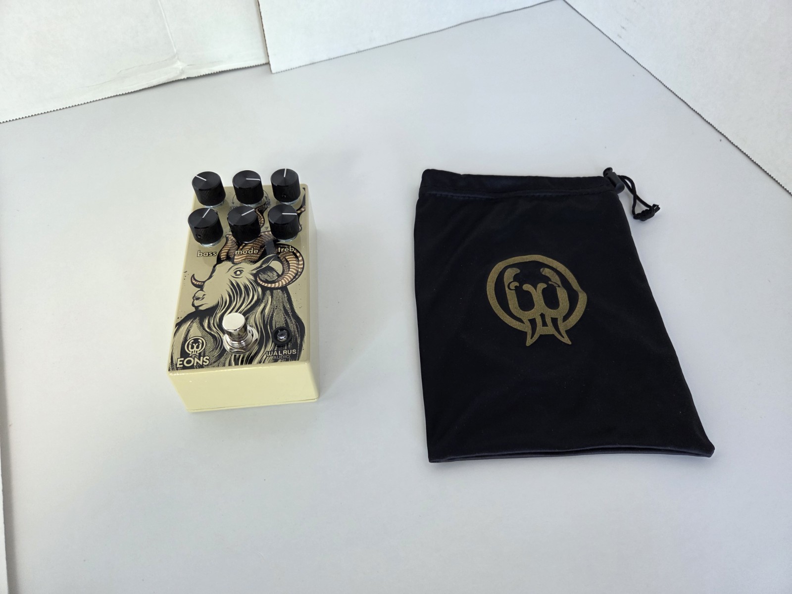 *Read* Walrus Audio Eons Five-State Fuzz Pedal, no power supply
