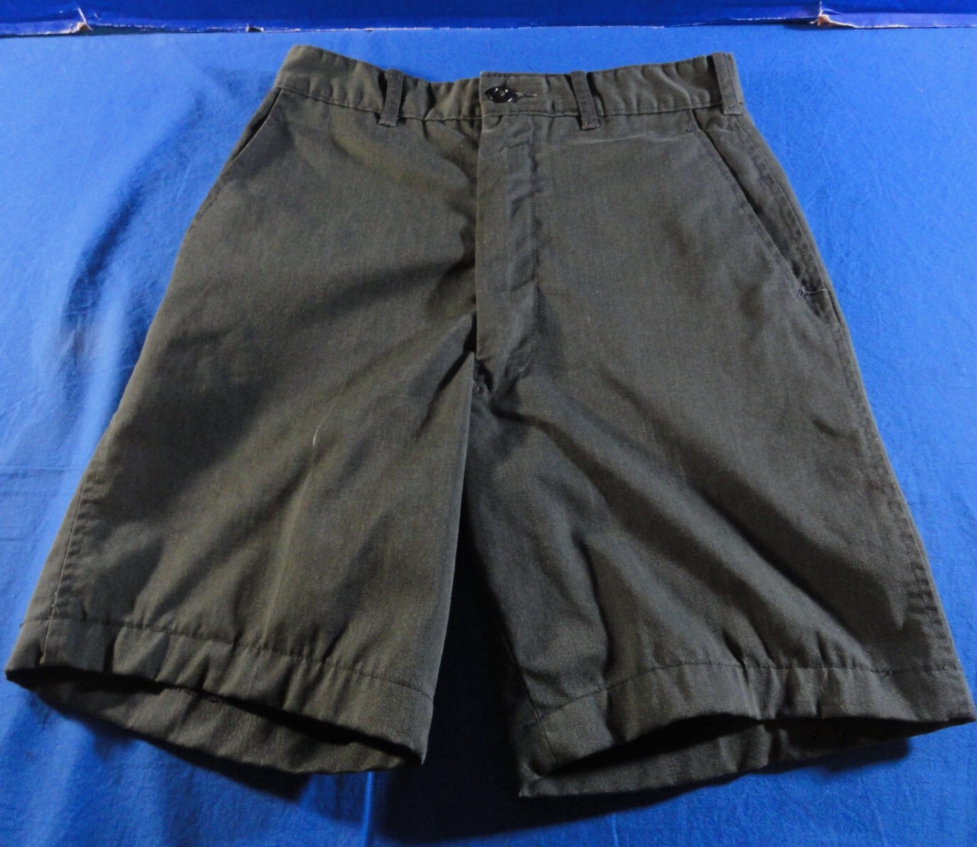 1984 CANADIAN CANADA MILITARY MENS GREEN UNIFORM WORKING SHORTS 7630 / 28 WAIST