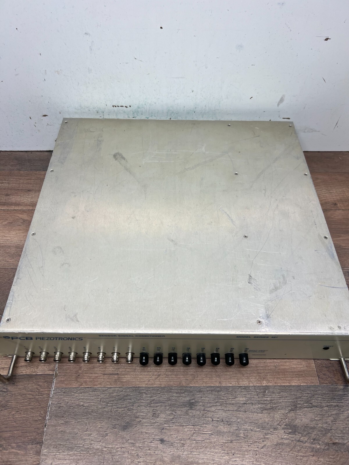 PCB Piezotronics Sensor Signal Conditioner Series 481