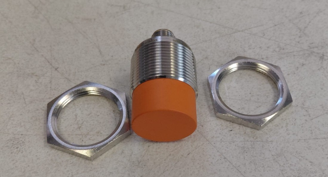 IFM IIS247 Inductive Proximity Sensor M30 10-30V DC Flush Mount 3-Pin IO-Link