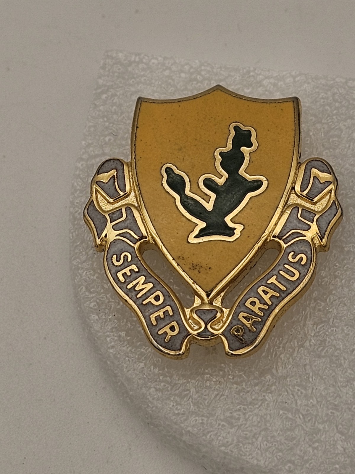US Army 12th Cavalry Regiment Crest DUI Unit Insignia Pin F38