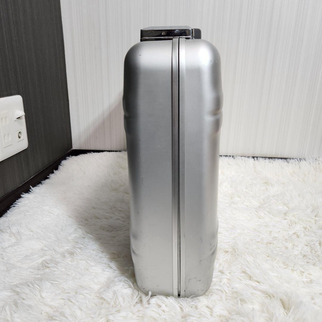 ZERO HALLIBURTON P2 Aluminum Attache Case Briefcase Silver USA