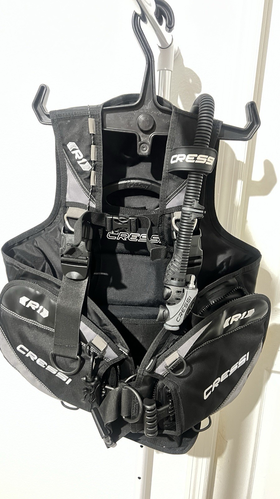 Cressi R1 Scuba Diving BCD
