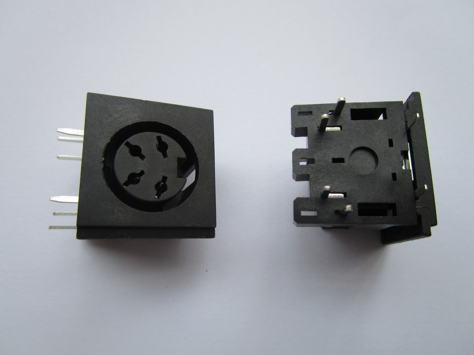 30 pcs Circular DIN Jack Female S Terminal 4 pin PCB Mount Connector New