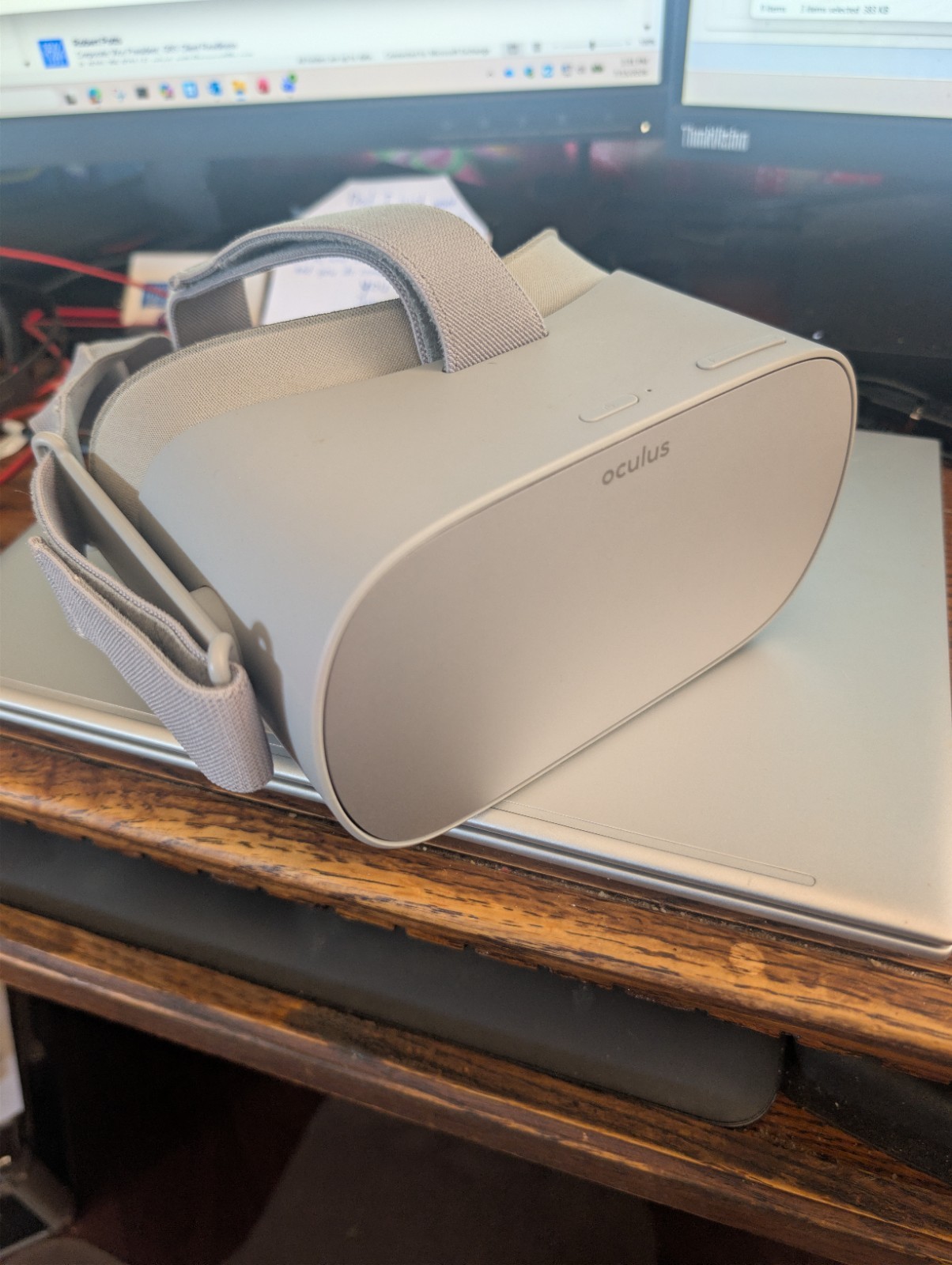 Oculus Go Standalone Virtual Reality Headset Only 32GB great condition