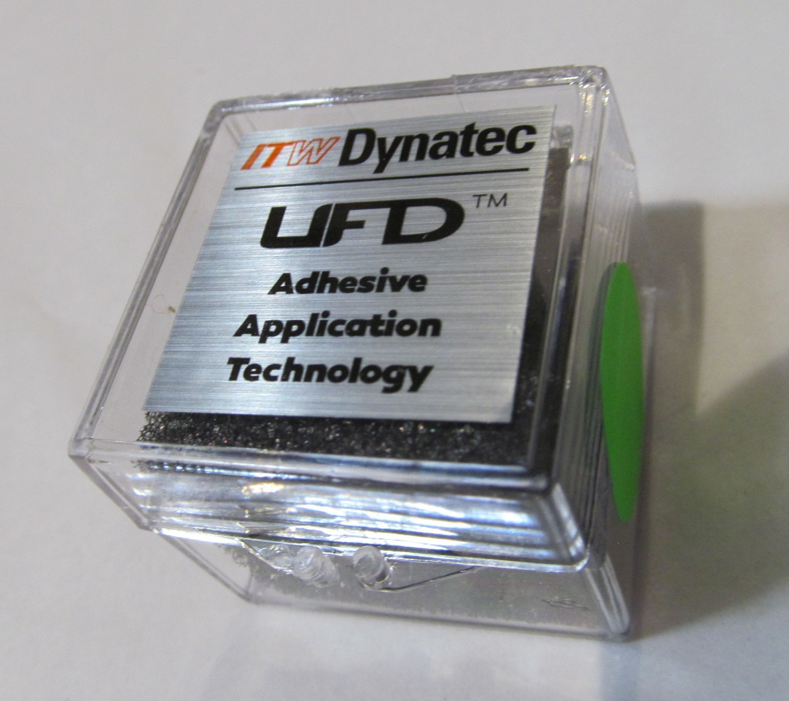 NEW ITW DYNATEC  INDUSTRIAL UFD LINE HOT MELT GLUE SPRAY NOZZLE 110862