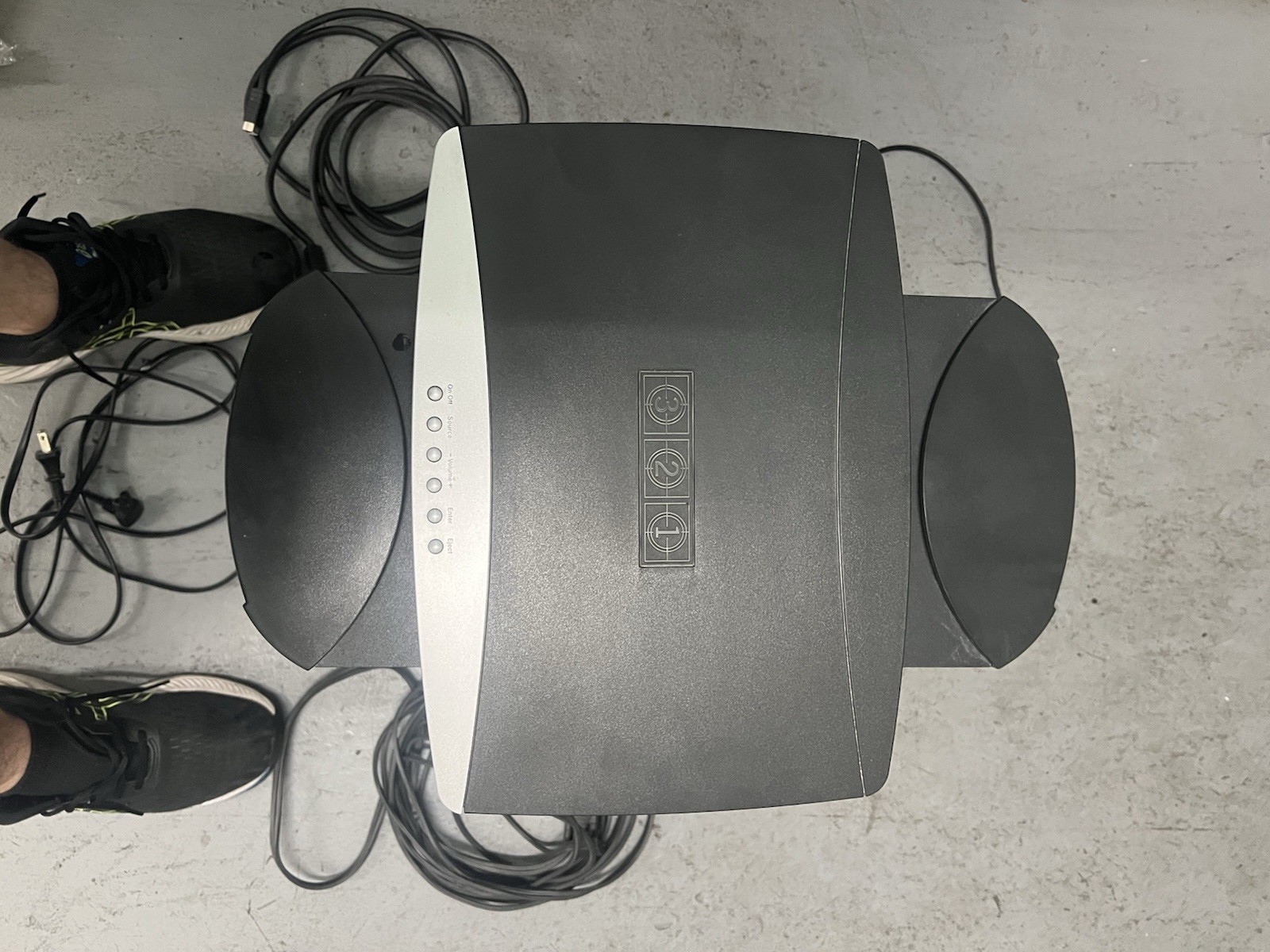 BOSE AV3-2-1 II Media Center PS3-2-1 II Powered Speaker System Bundle No Remote