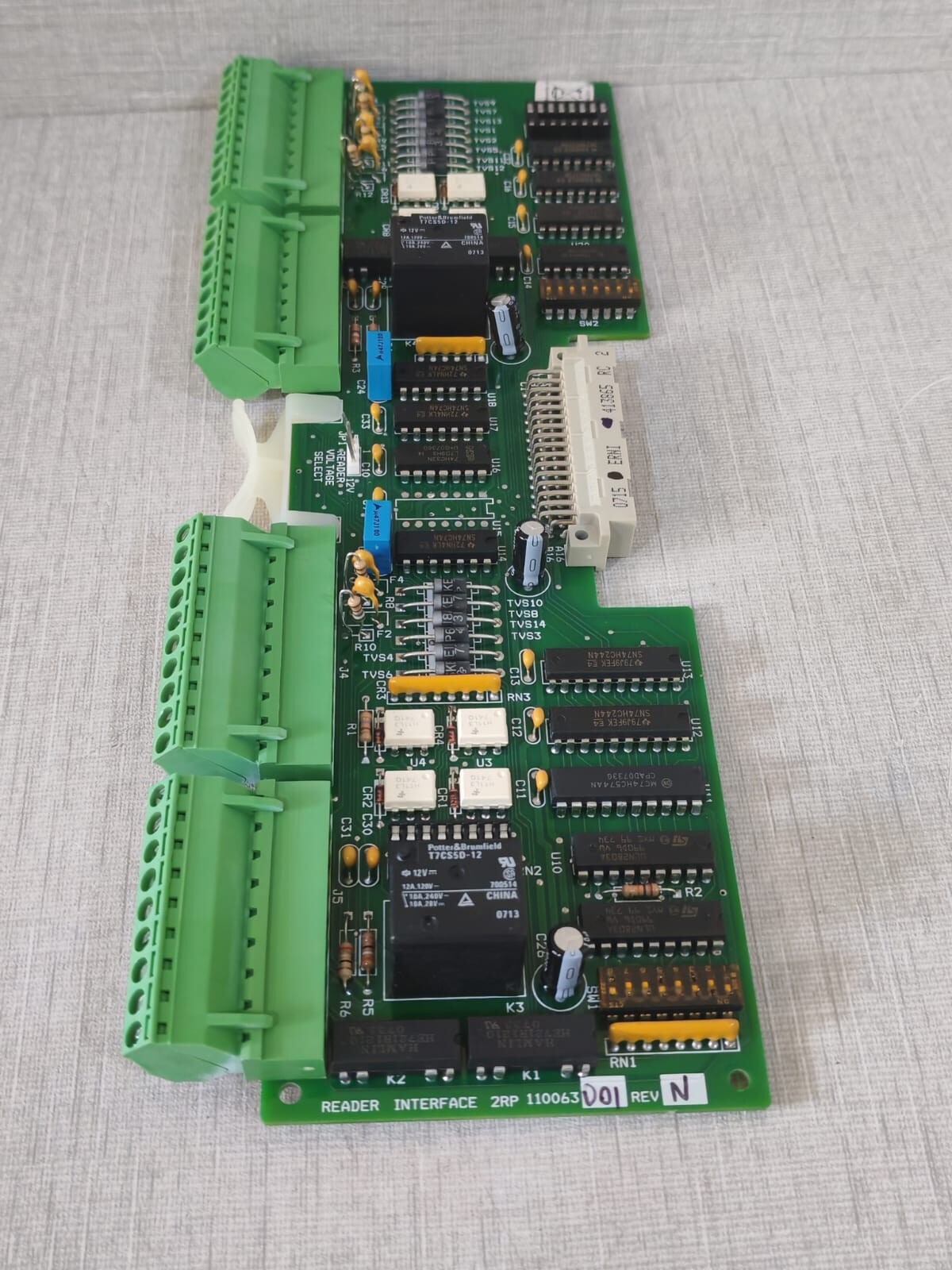 GE 2RP Reader Interface Unsupervised DI Board 110063001 - NEW W/ FILTHY BOX