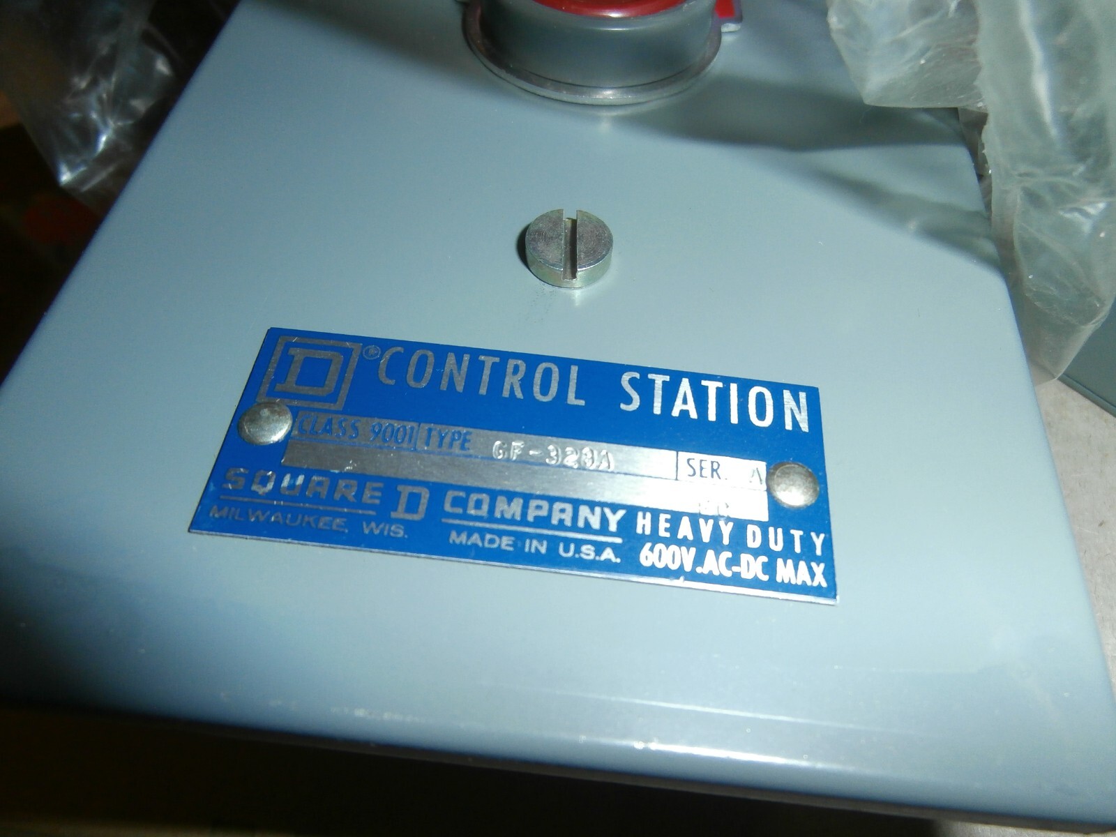 Square D 3 Unit Flush Mounted Control Station Class 9001 GF-328A