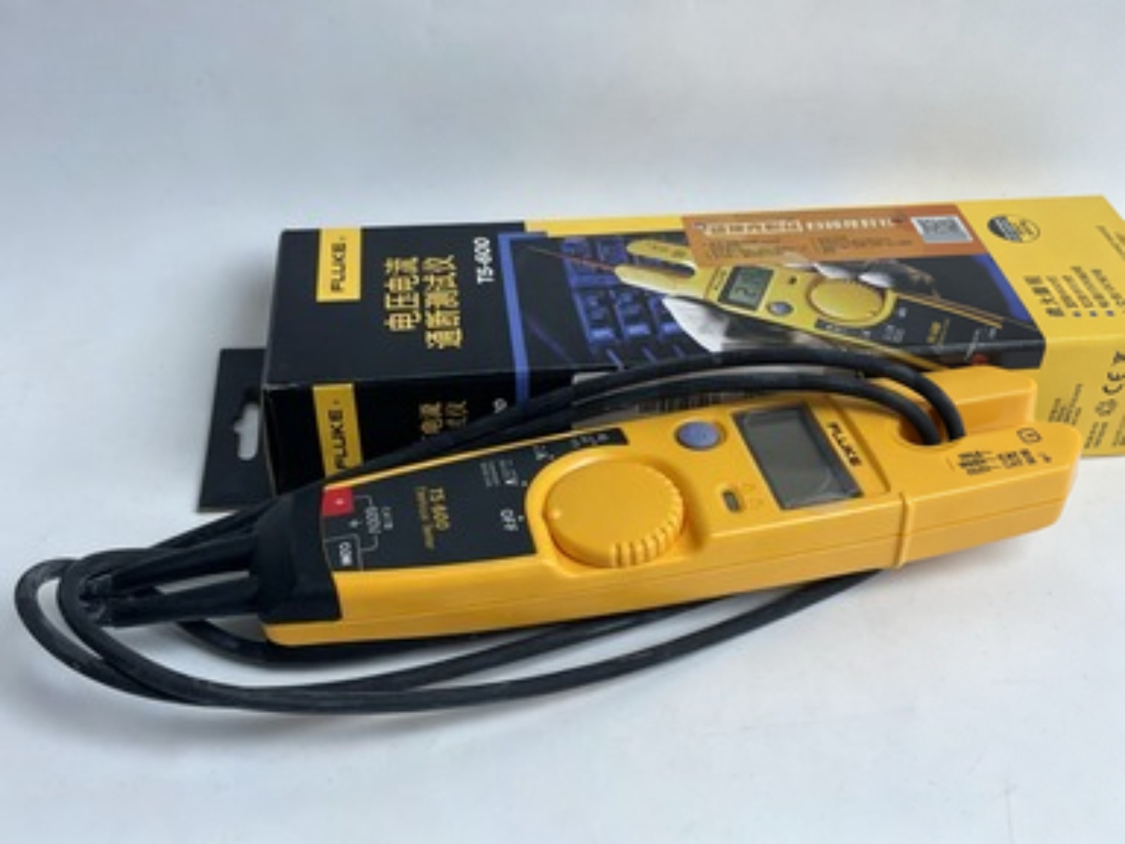 Fluke T5-600 Clamp Meter Continuity Current Electrical Tester #Z