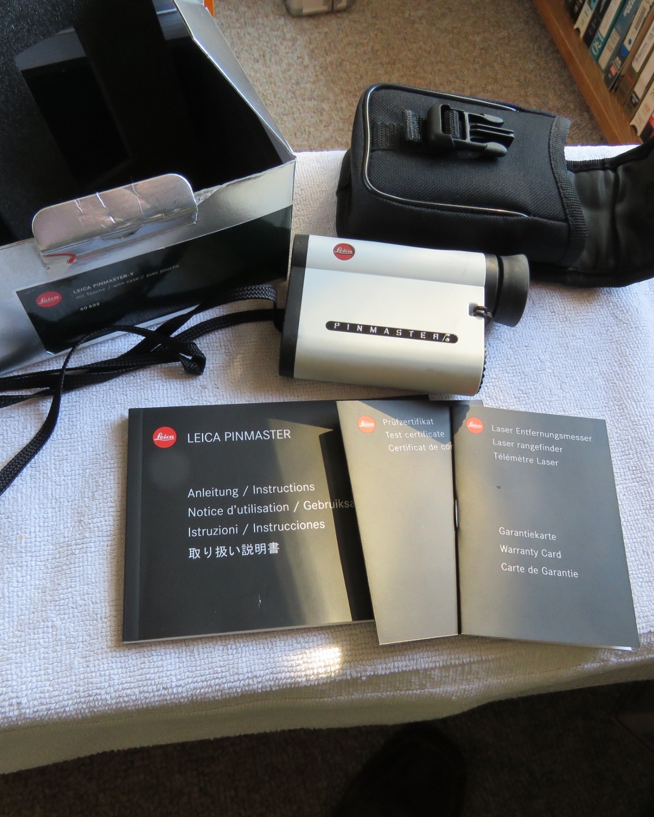 Leica "PINMASTER-Y" Rangefinder / Golf - White – NIB w/nylon carry case