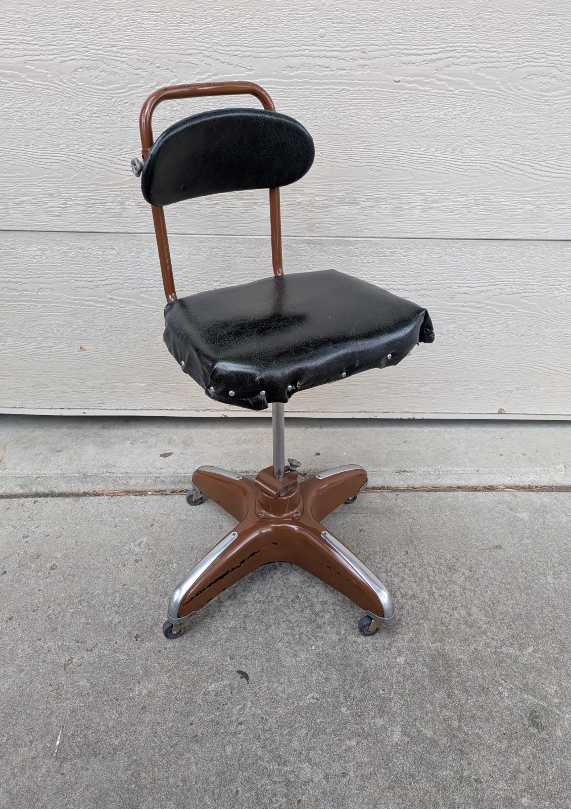 Vintage COSCO MCM Industrial Tanker Drafting Shop Stool Rolling Swivel Chair