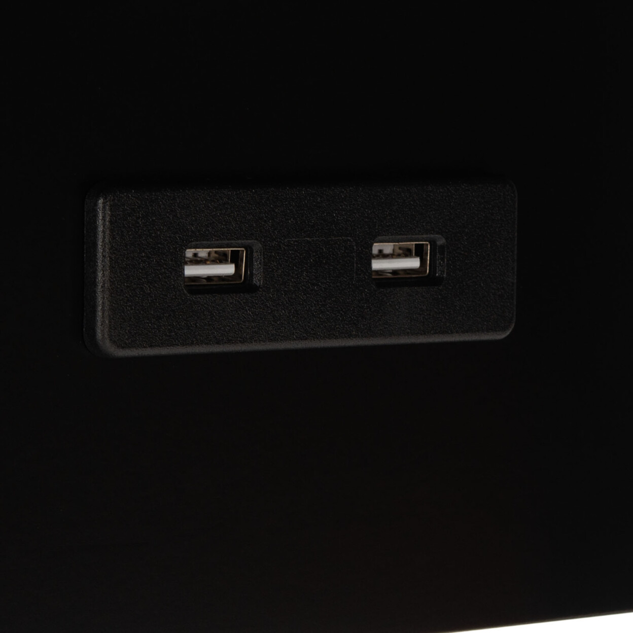 SAFAVIEH Portland Sub Side Table | Black |