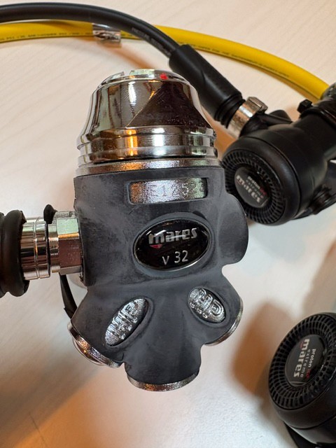 Mares V 32 first stage and proton ice extreme second stage regulator set