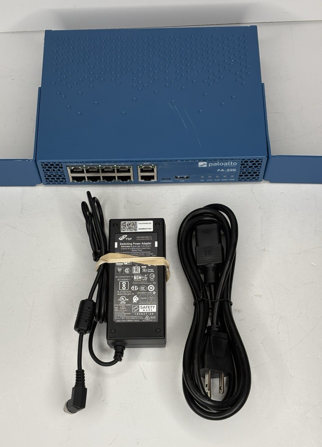 Palo Alto PA-220 Next-Gen Firewall 520-000309-00J