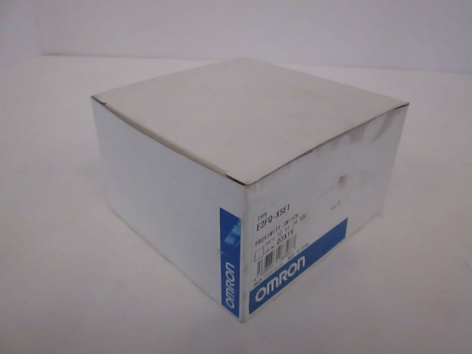 Omron, E2FQ-X5E1, Proximity Switch, New