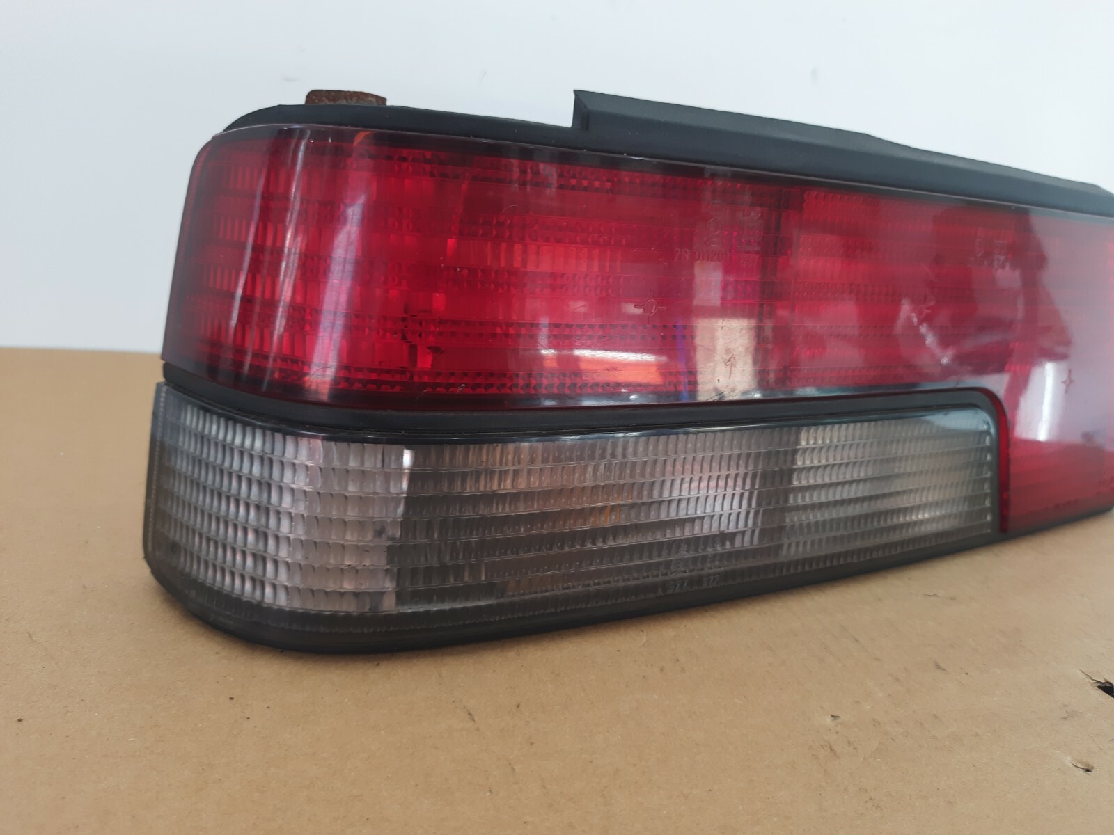 Peugeot 405 MK 1 Saloon Passenger side rear lamp LH  1988-1993
