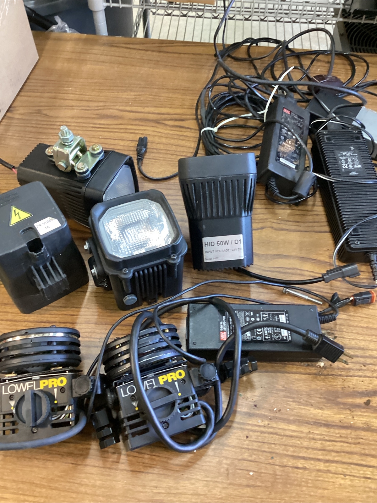 Mixed Lot of Lowel P2-101 Pro-Light & Gore Focusing Flood Light 6 lamps w/power