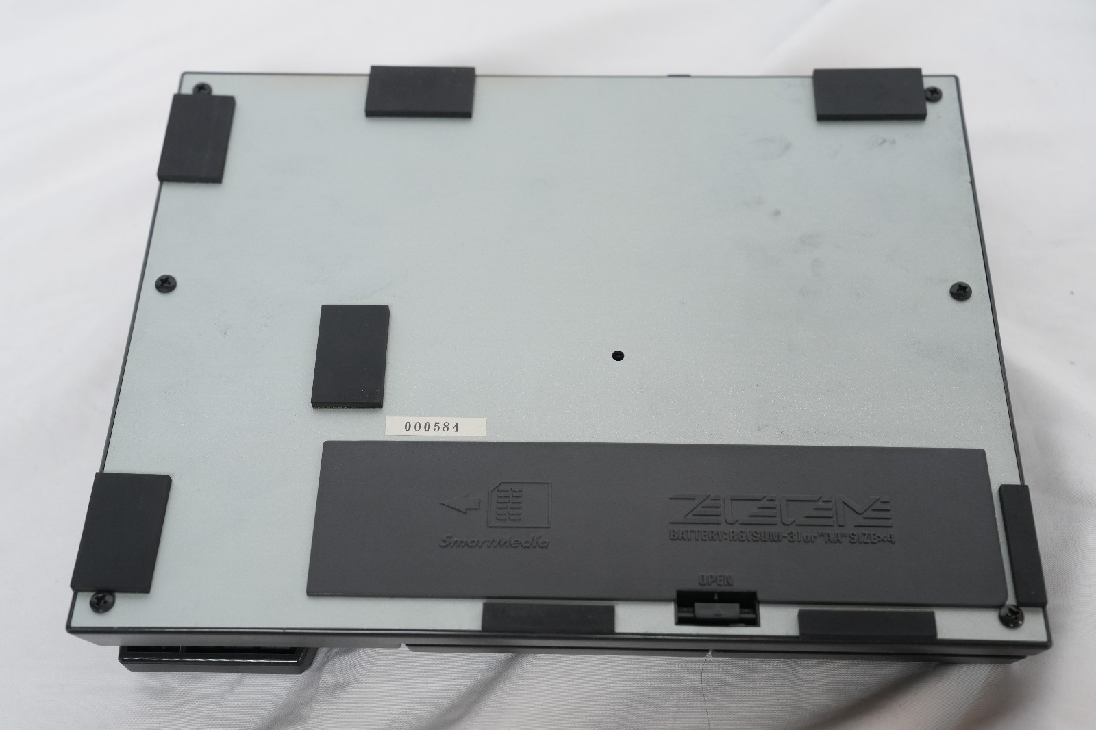 ZOOM 708II BASS EFFECTS PROCESSOR/MULTI-EFFECTOR