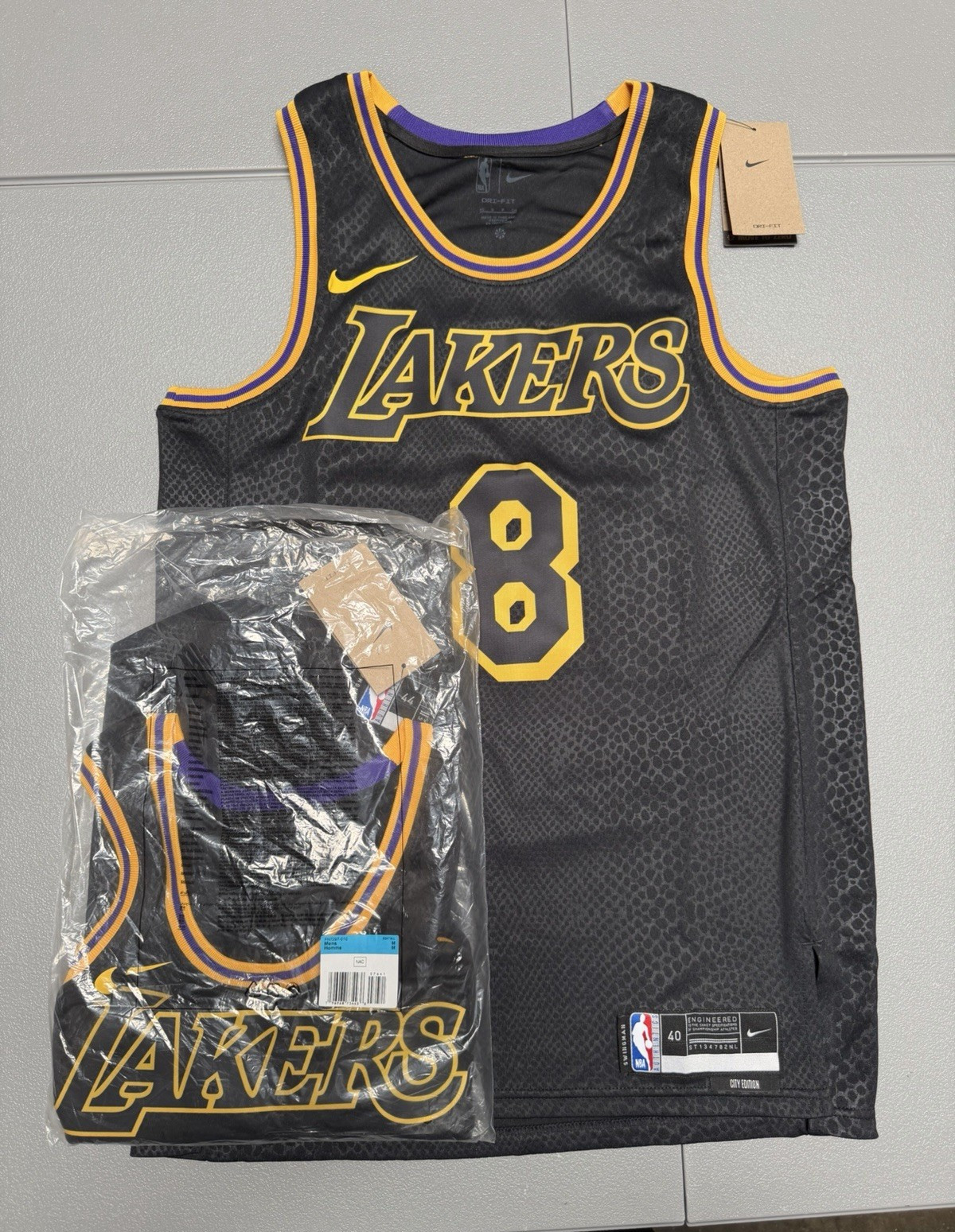 Nike Kobe Bryant Size Medium Lakers NBA Basketball Jersey Mamba Mentality