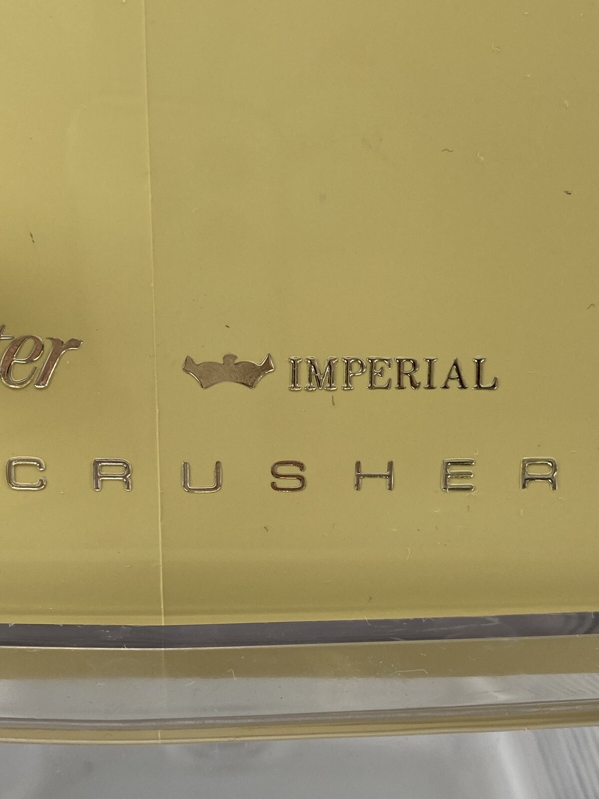 Vintage Yellow Oster Imperial Electric Snowflake Ice Crusher 552-04F USA