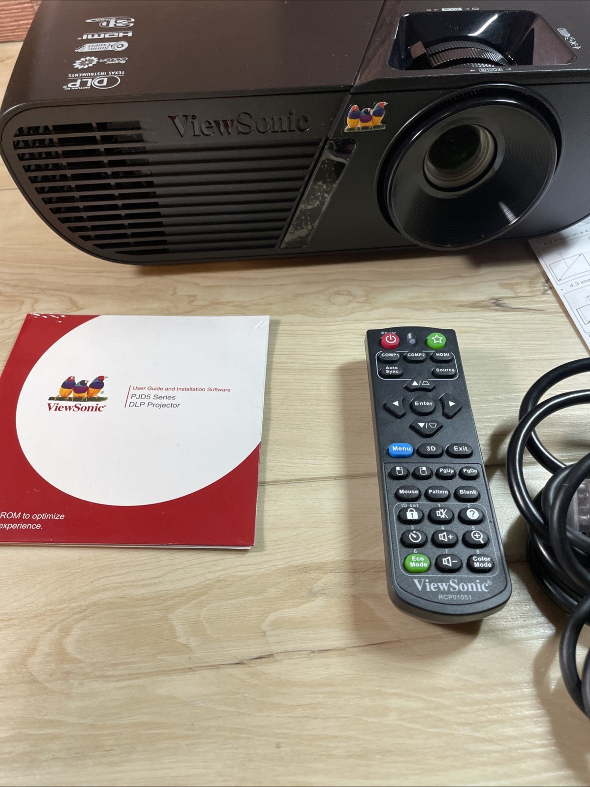 ViewSonic PJD5555w Lightstream 3D Ready DLP Projector New Open Box