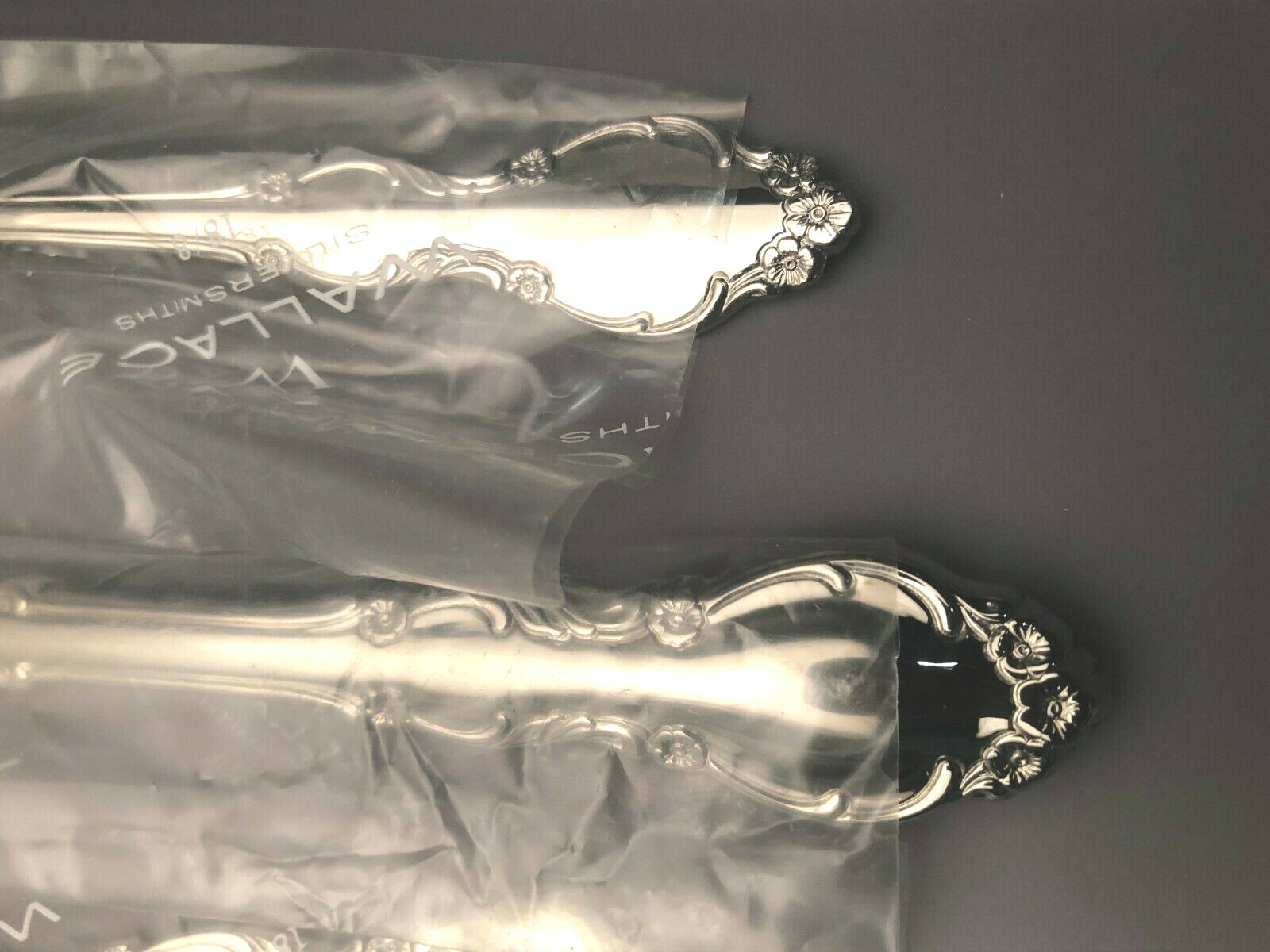 Clairborne by Wallace 5 piece Place Setting stainless flatware, New