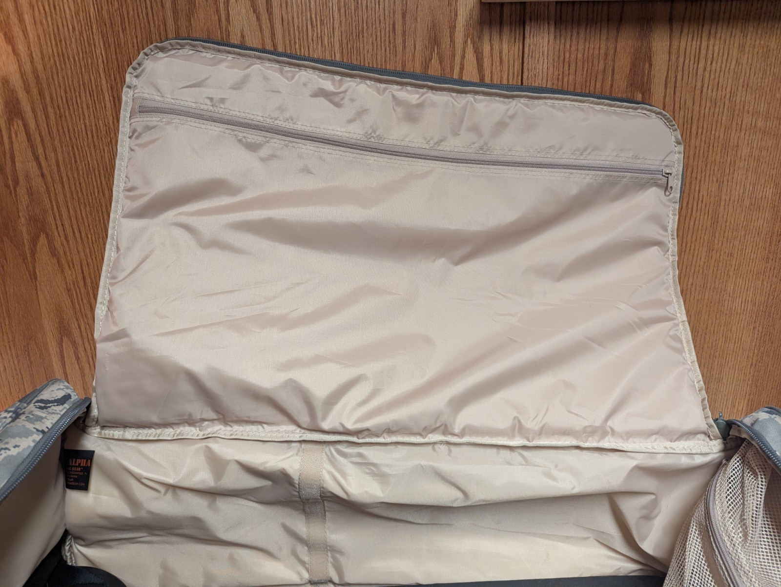 USAF ABU TIGER STRIPE LARGE DUFFEL BAG W/ WHEELS SUITCASE LUGGAGE MILITARY 32X24