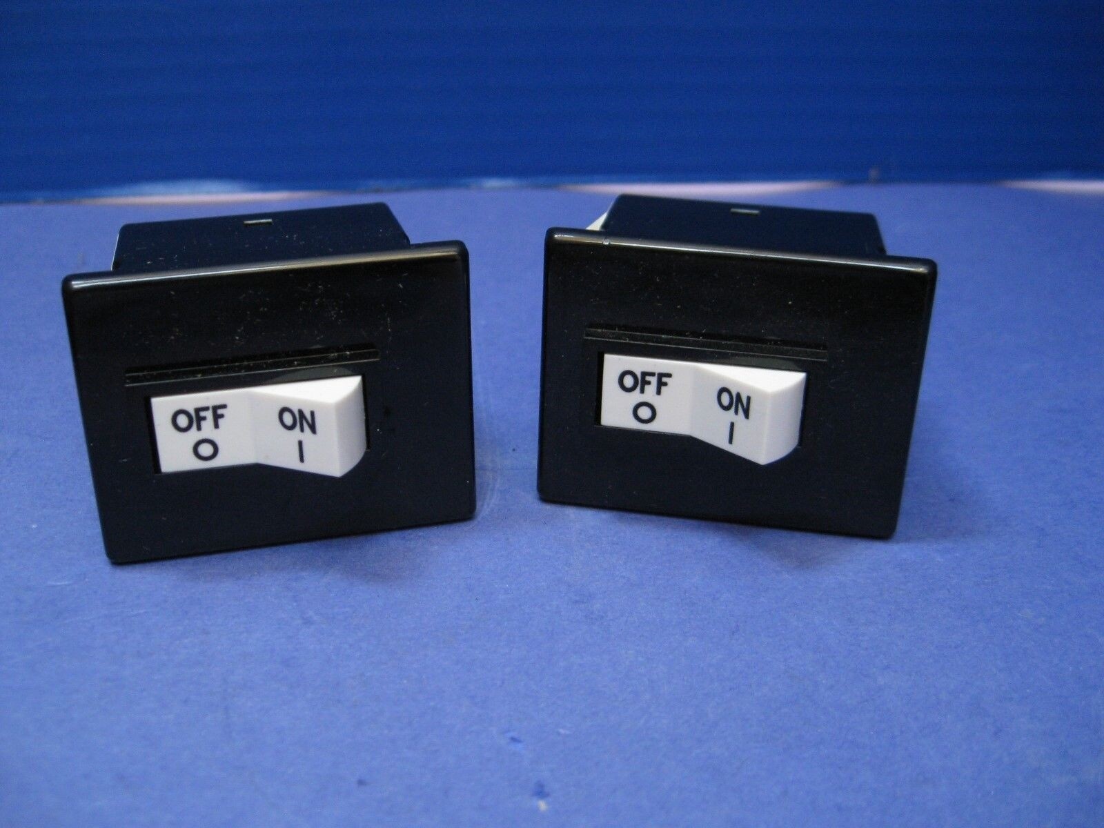 Airpax 203-11-25375-2 Circuit Breaker Switch,  250V, 50/60Hz, Lot of 2
