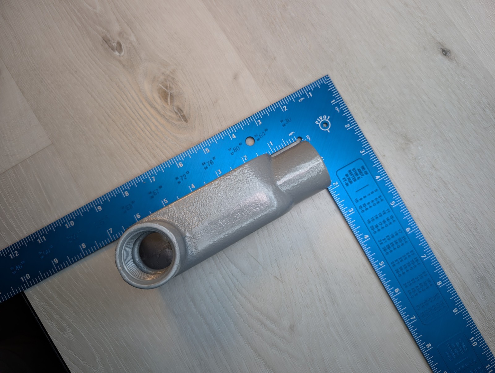 NEW! Killark LR37 Rain Tight Duraloy 1" Conduit Body Iron
